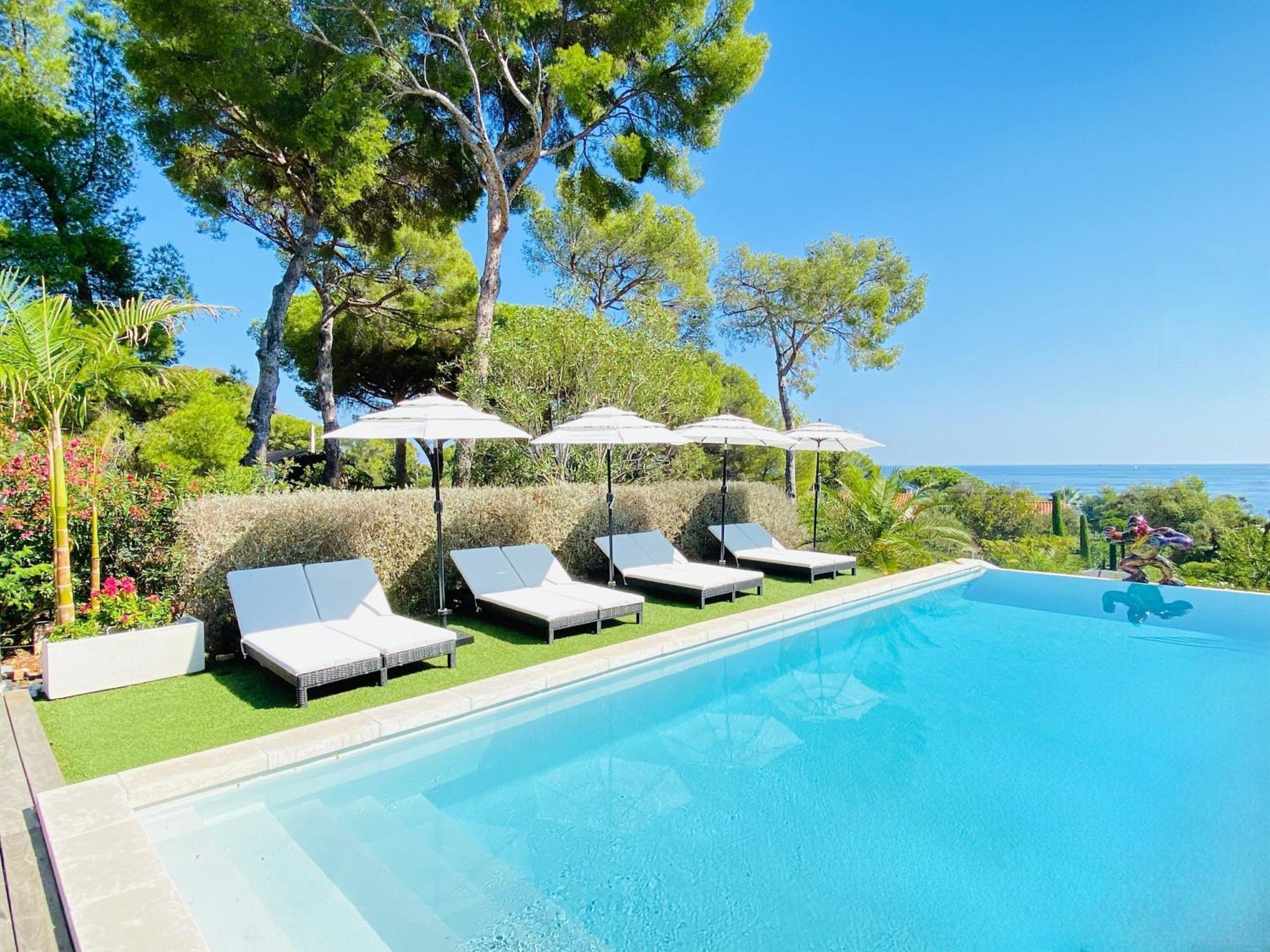 Villa Mediterranea Лес-Иссамбр Экстерьер фото